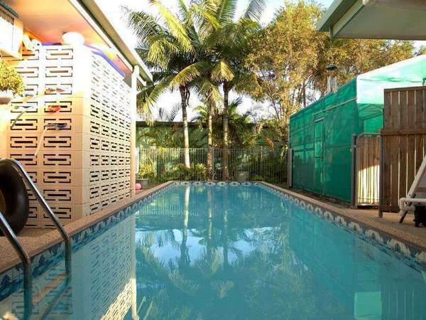 7 Primrose Street, Mooroobool - Thumbnail 4