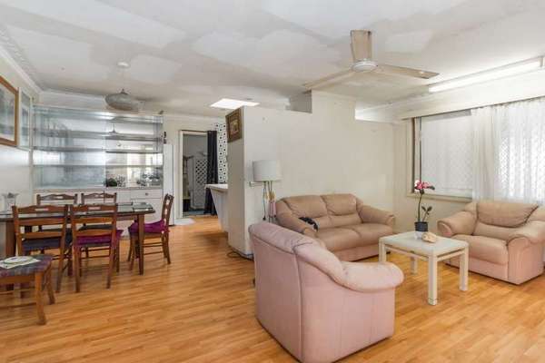 266 McCoombe Street, Westcourt - Thumbnail 2