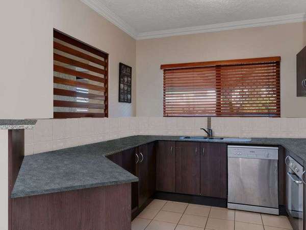 2/128 RIGG STREET, Woree - Thumbnail 2
