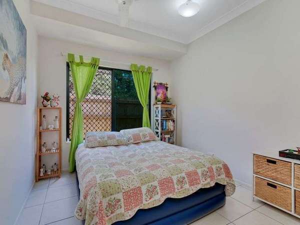 2/108 Callaghan Street, Mooroobool - Thumbnail 7