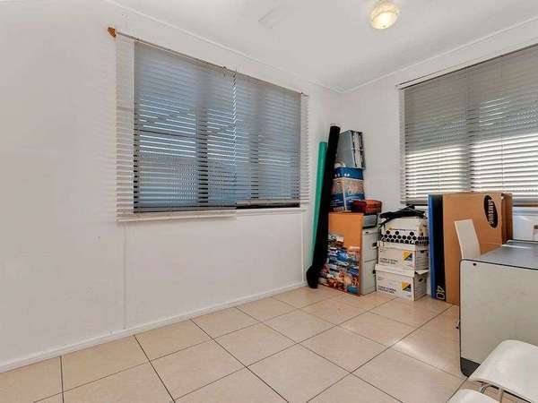 35 Christensen Street, Machans Beach - Thumbnail 6