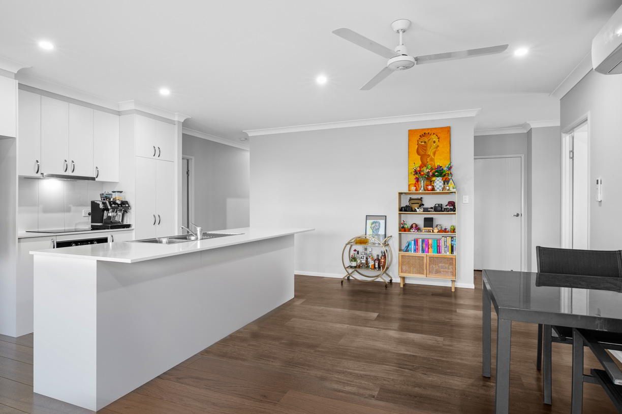 32 Midshipman Street, Mission Beach - Thumbnail 5
