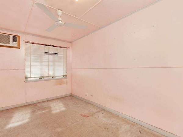 74 Morehead Street, Bungalow - Thumbnail 7