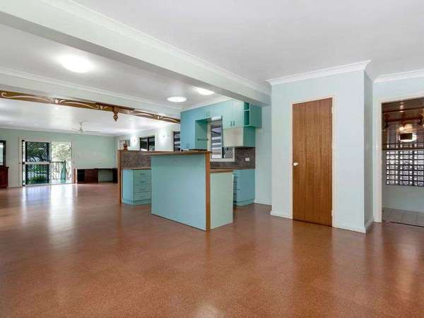 66 Cochrane Street, Mooroobool - Thumbnail 4