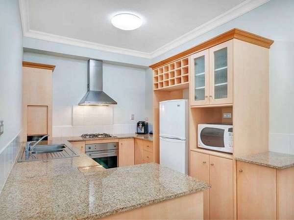 1603/2 Greenslopes Street,, Cairns North - Thumbnail 5
