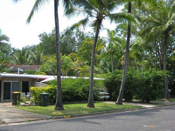 23 Mimosa Street, Holloways Beach - Thumbnail 6