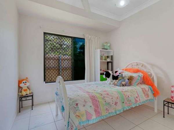 2/108 Callaghan Street, Mooroobool - Thumbnail 8