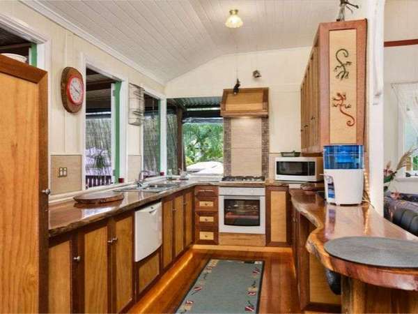 74 Enmore Street, Manoora - Thumbnail 7