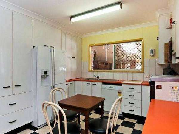 46 Creedy Street, Westcourt - Thumbnail 4