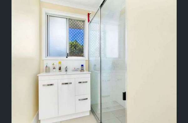 2 Durian Close, Manoora - Thumbnail 5