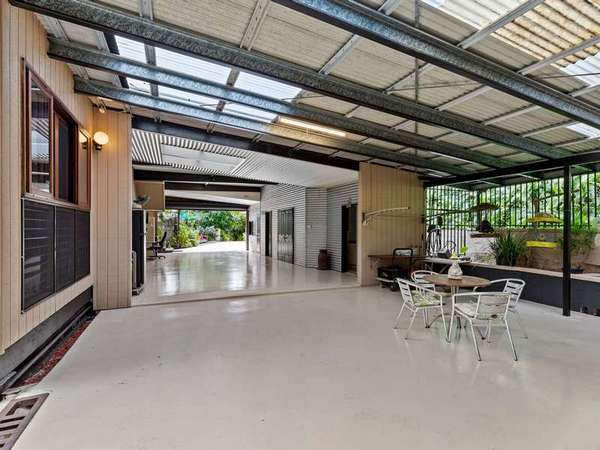 68-70 Cassowary Street, Freshwater - Thumbnail 2
