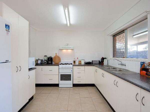 116-118 McCormack Street, Manunda - Thumbnail 3