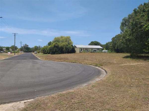 18 Casuarina Street, Tully Heads - Thumbnail 2