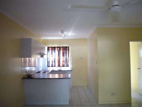 8/5 Balaclava Road, Earlville - Thumbnail 3