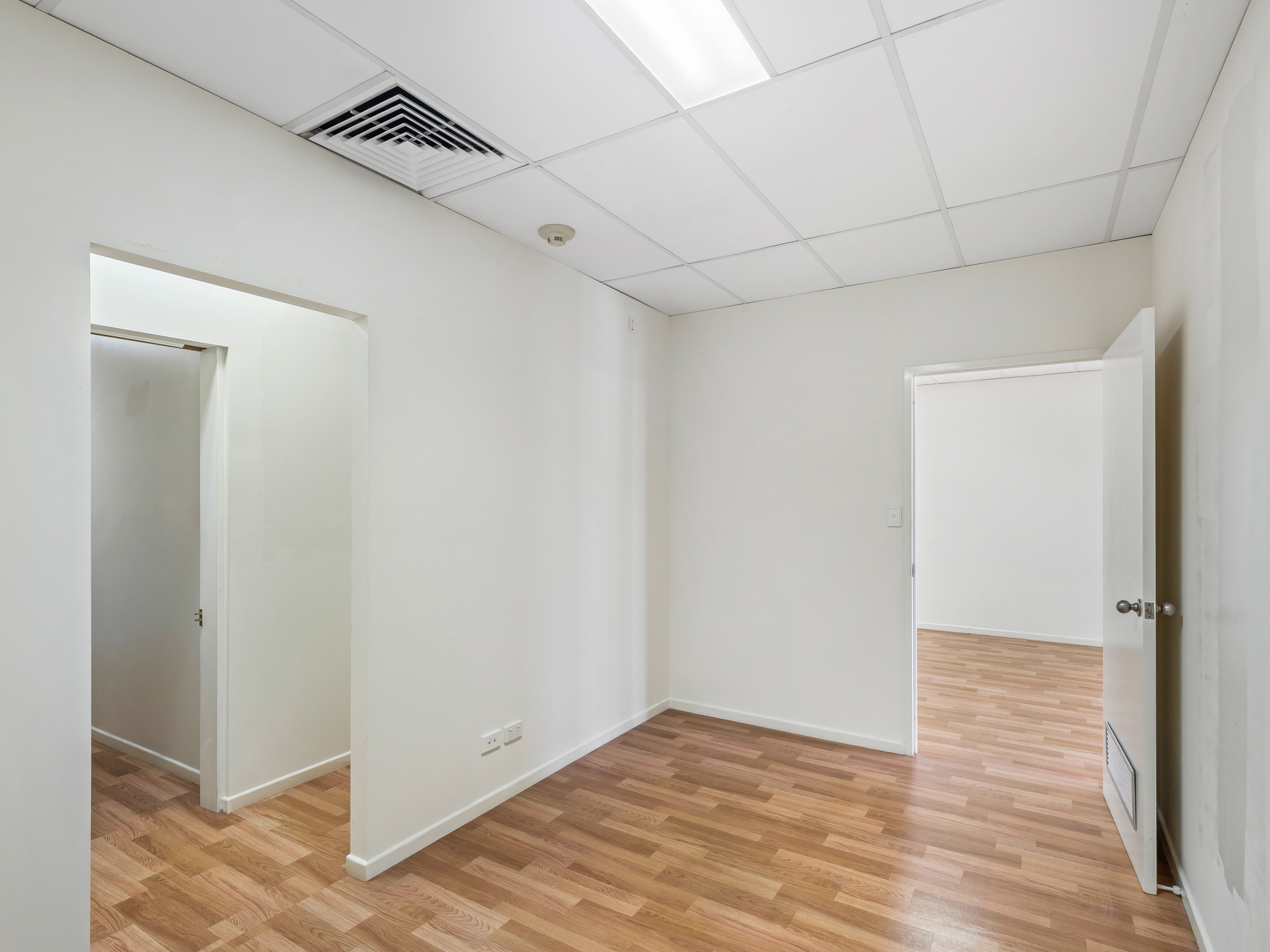 22 Minnie Street, Cairns City - Thumbnail 8