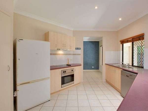 4 Cowie Close, Bentley Park - Thumbnail 7