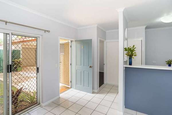 9/2 Marella Close, Manoora - Thumbnail 2