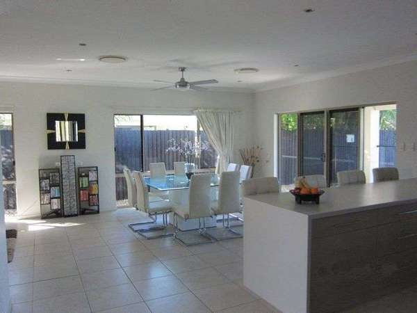 20 Goldberg Close, White Rock - Thumbnail 2