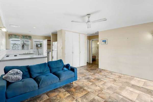 11/12-16 Cannon Street, Manunda - Thumbnail 2