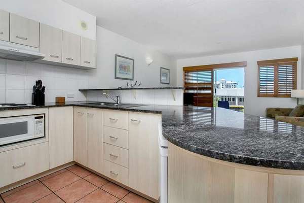 13/71-75 Lake Street, Cairns City - Thumbnail 2