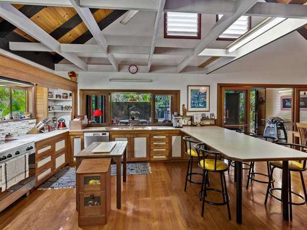68-70 Cassowary Street, Freshwater - Thumbnail 3