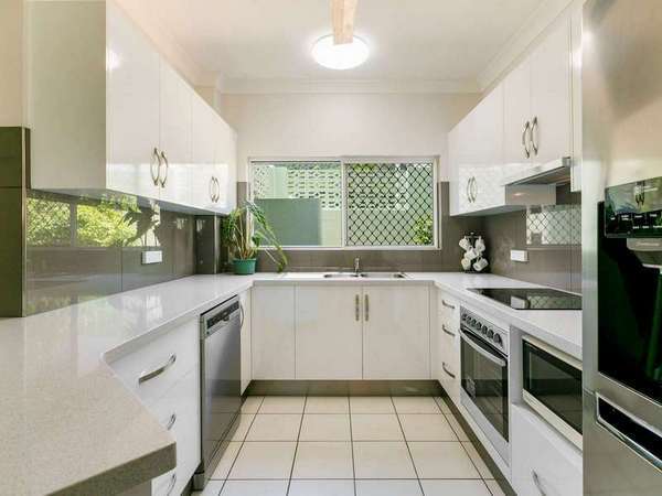 2/133 Collins Avenue, Edge Hill - Thumbnail 3