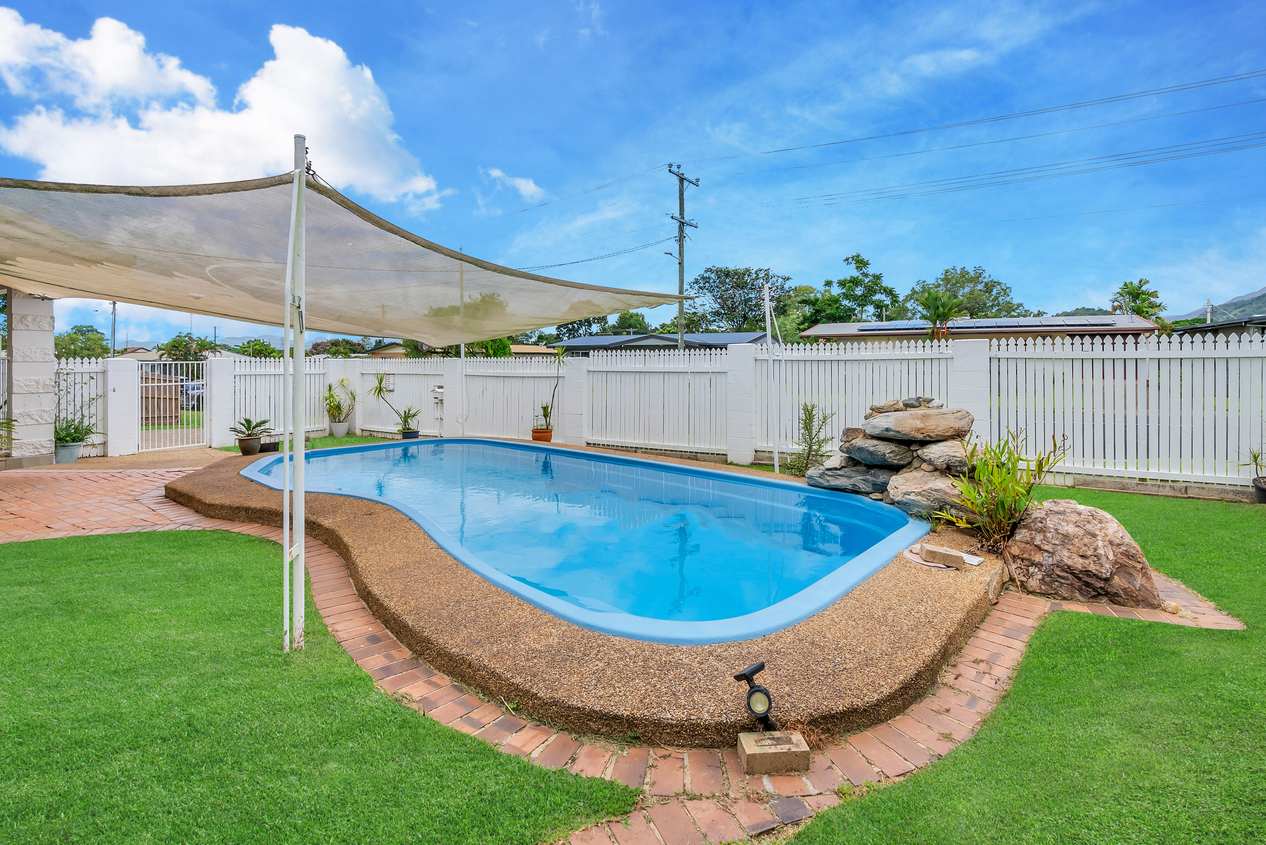 14 Lynette St, Woree - Thumbnail 3