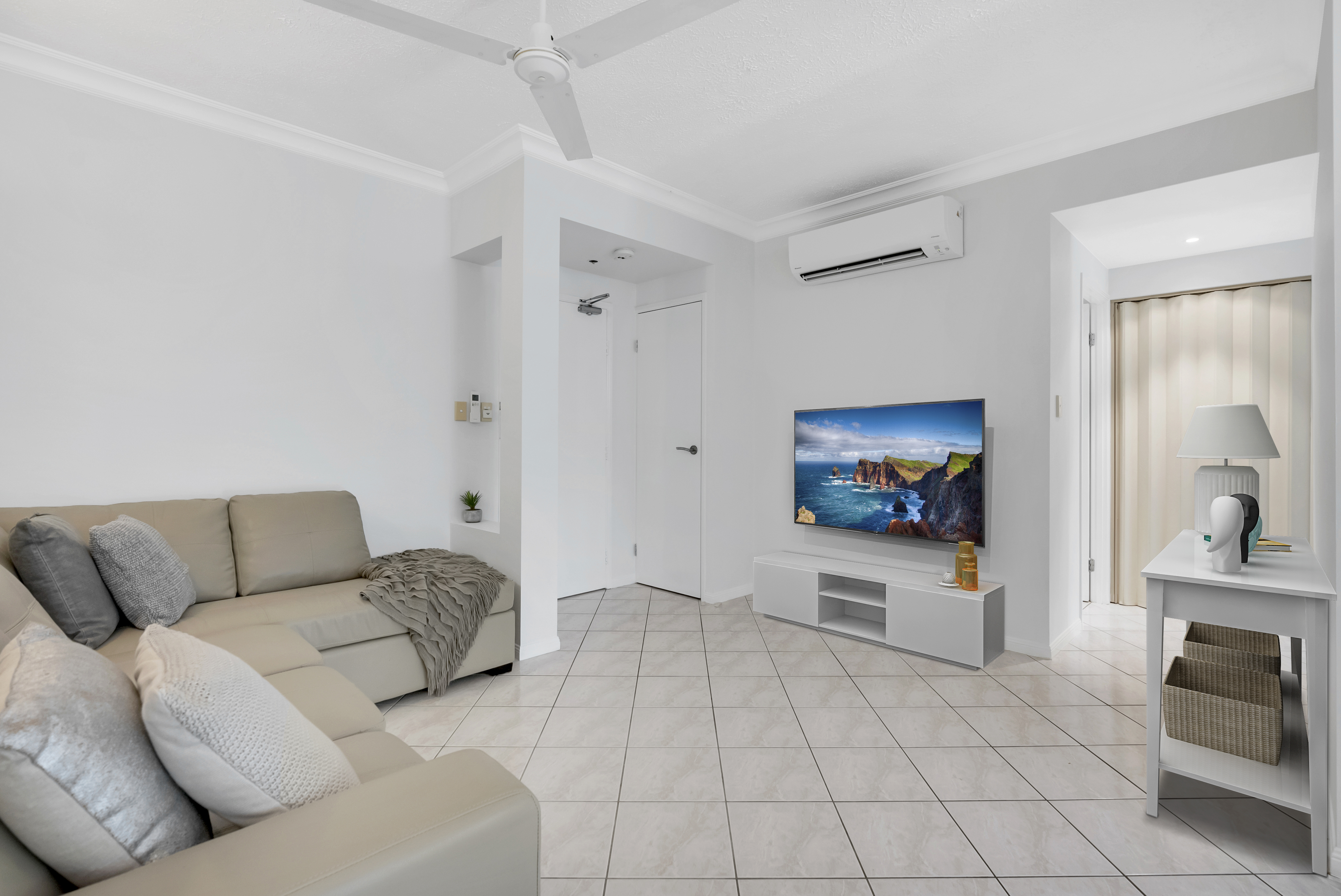 1604/2-10 Greenslopes St, Cairns North - Thumbnail 5