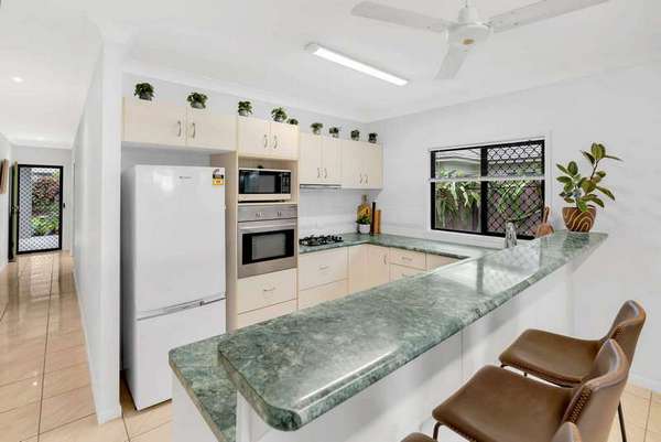 31 Woodrose Drive, Mount Sheridan - Thumbnail 7
