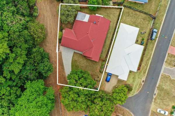 4 Seabreeze Court, Redlynch - Thumbnail 3