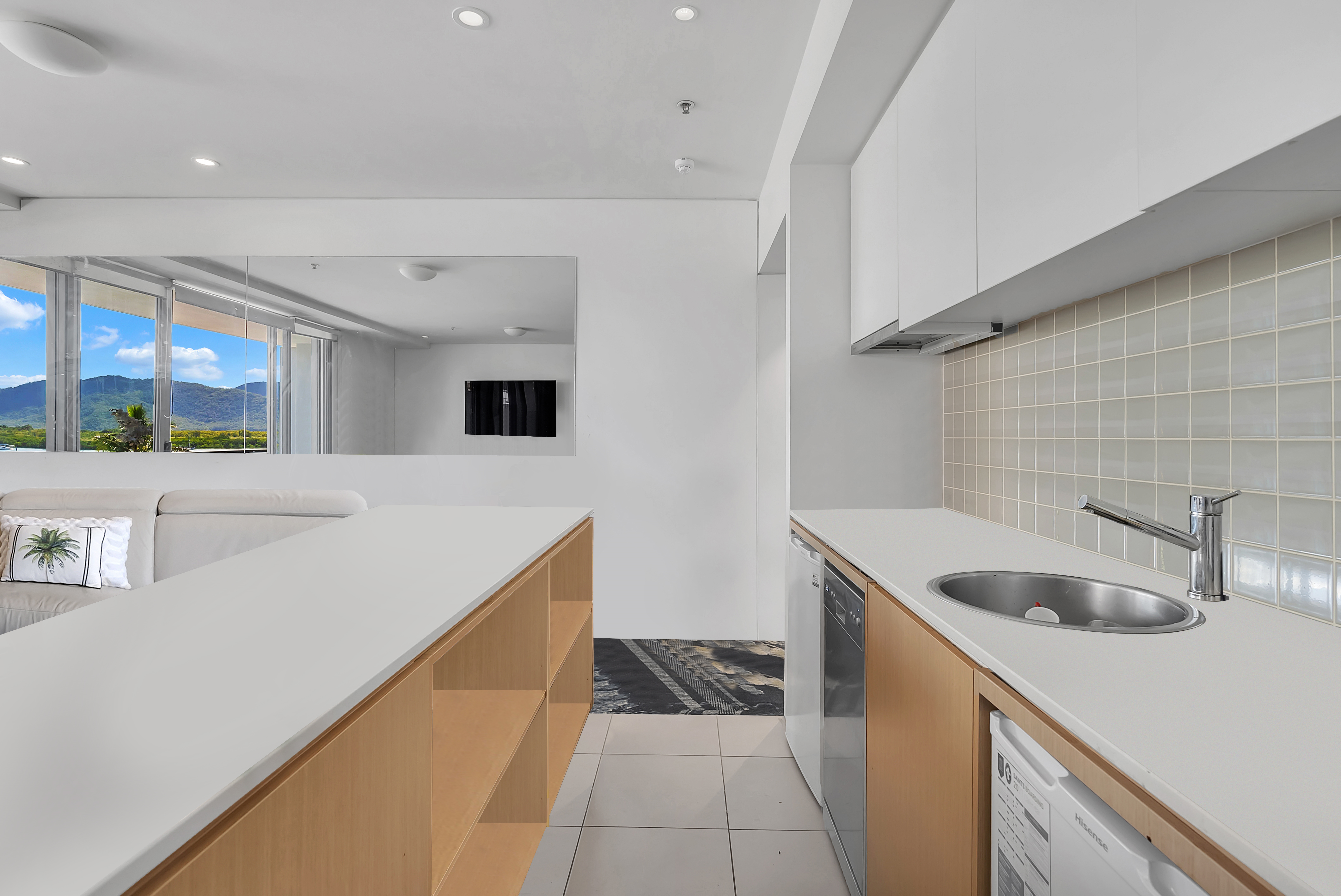 404/1 MARLIN PARADE, Cairns City - Thumbnail 5