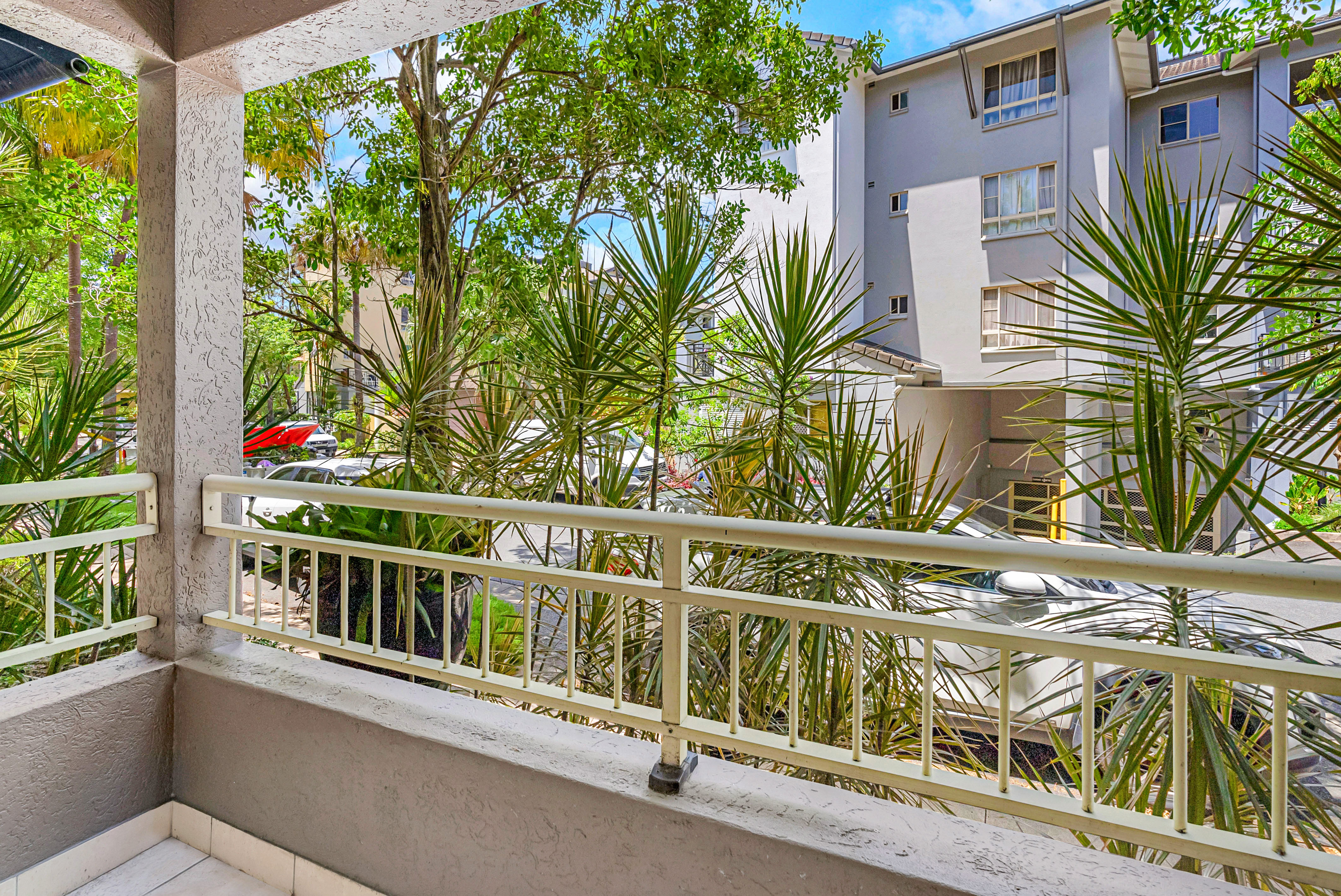 1209/2-10 Greenslopes St, Cairns North - Thumbnail 4