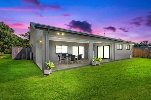 18 Nivosa Court, Mission Beach - Thumbnail 2