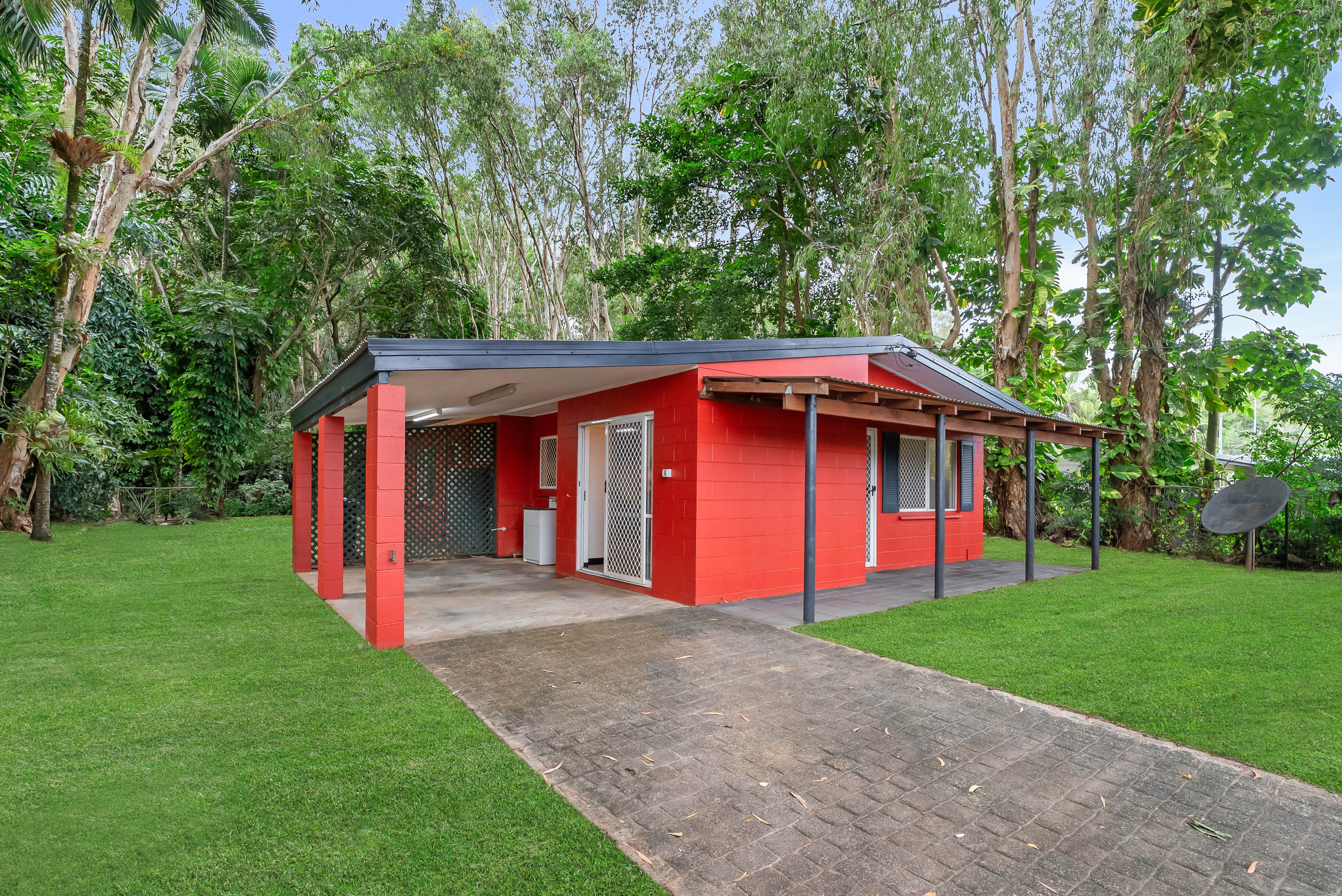 22 Oleander Street, Holloways Beach - Thumbnail 4