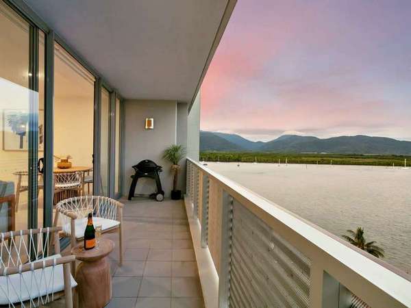 1004/1 Marlin Parade, Cairns City - Thumbnail 2