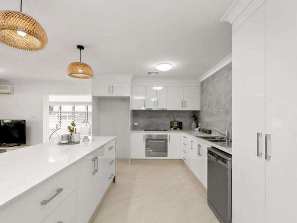 86 Marti Street, Bayview Heights - Thumbnail 2