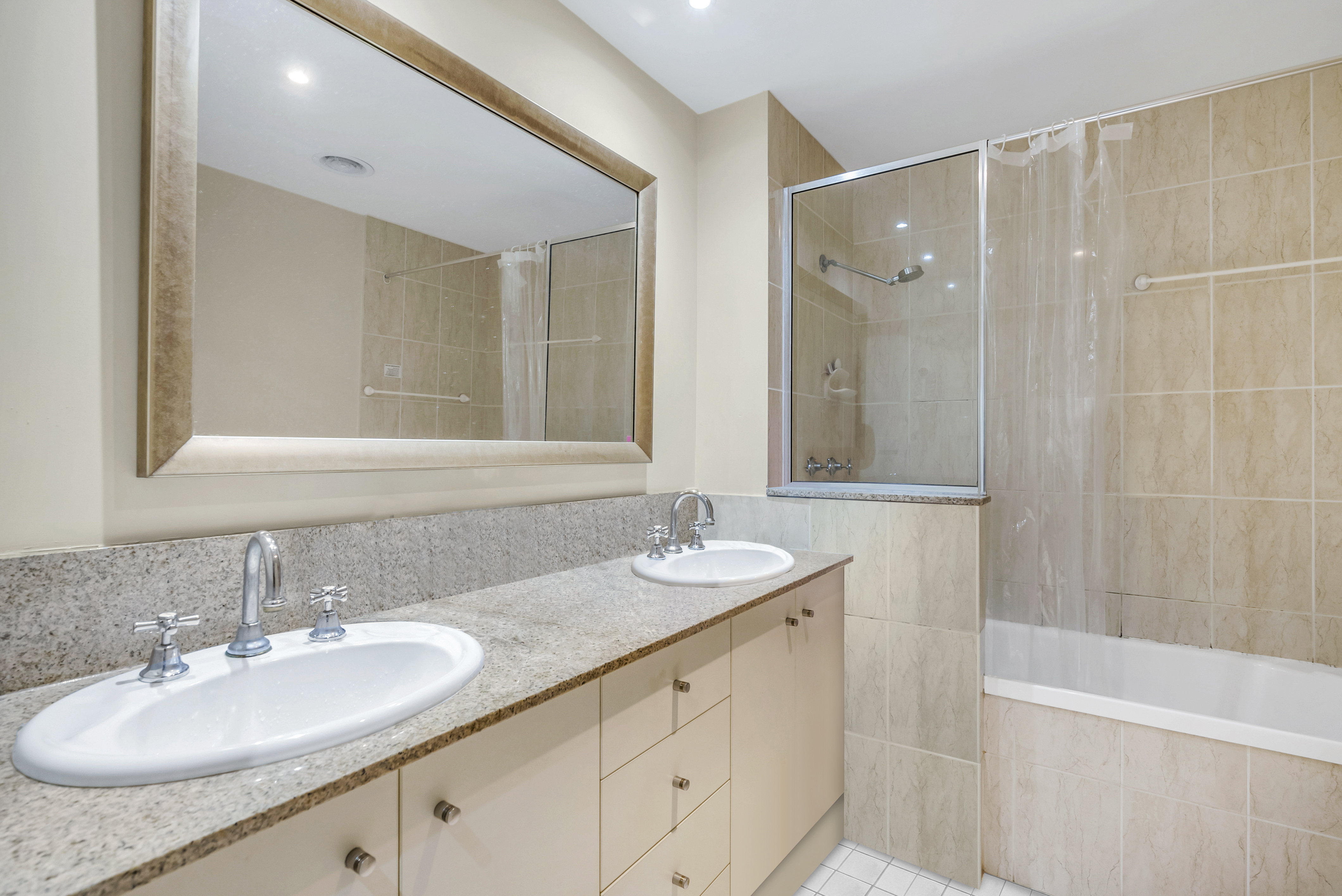 1209/2-10 Greenslopes St, Cairns North - Thumbnail 6