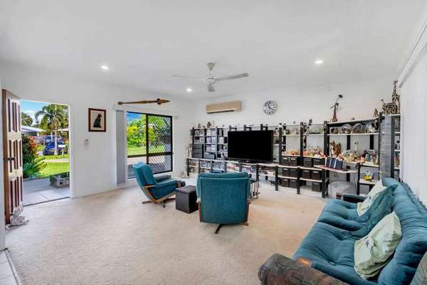 17 Adventure Close, Bentley Park - Thumbnail 3