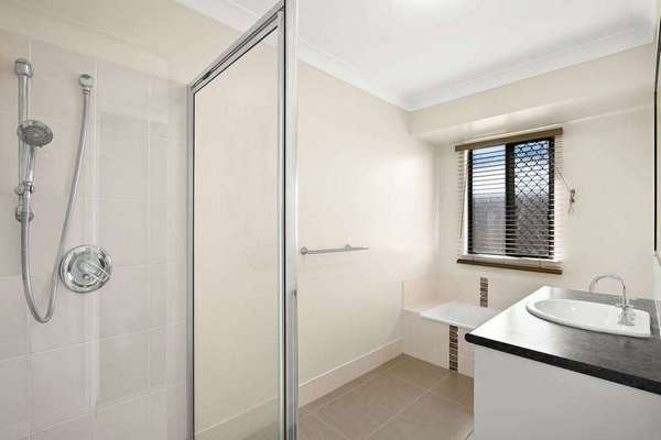 15 Shelbourne Street, Bentley Park - Thumbnail 8