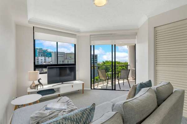 533/53-57 Esplanade, Cairns City - Thumbnail 2