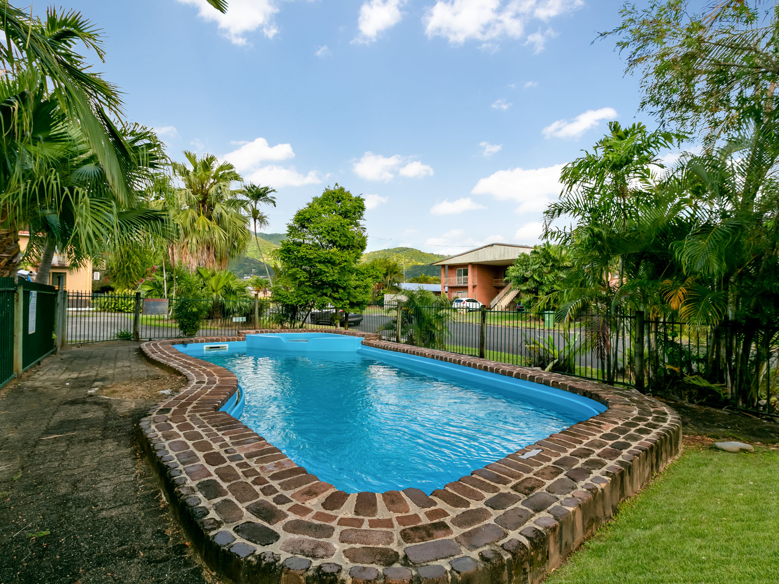 6/12 Girralong Street, Woree - Thumbnail 8