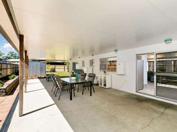 2 Roebuck Close, Bentley Park - Thumbnail 2