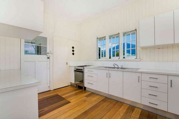 19 Stokes Street, Edmonton - Image 1