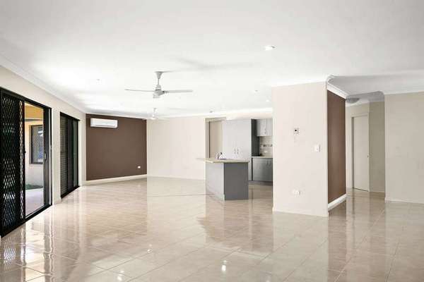 15 Shelbourne Street, Bentley Park - Thumbnail 5