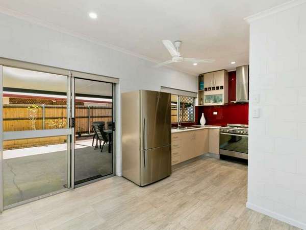 2 Roebuck Close, Bentley Park - Thumbnail 4