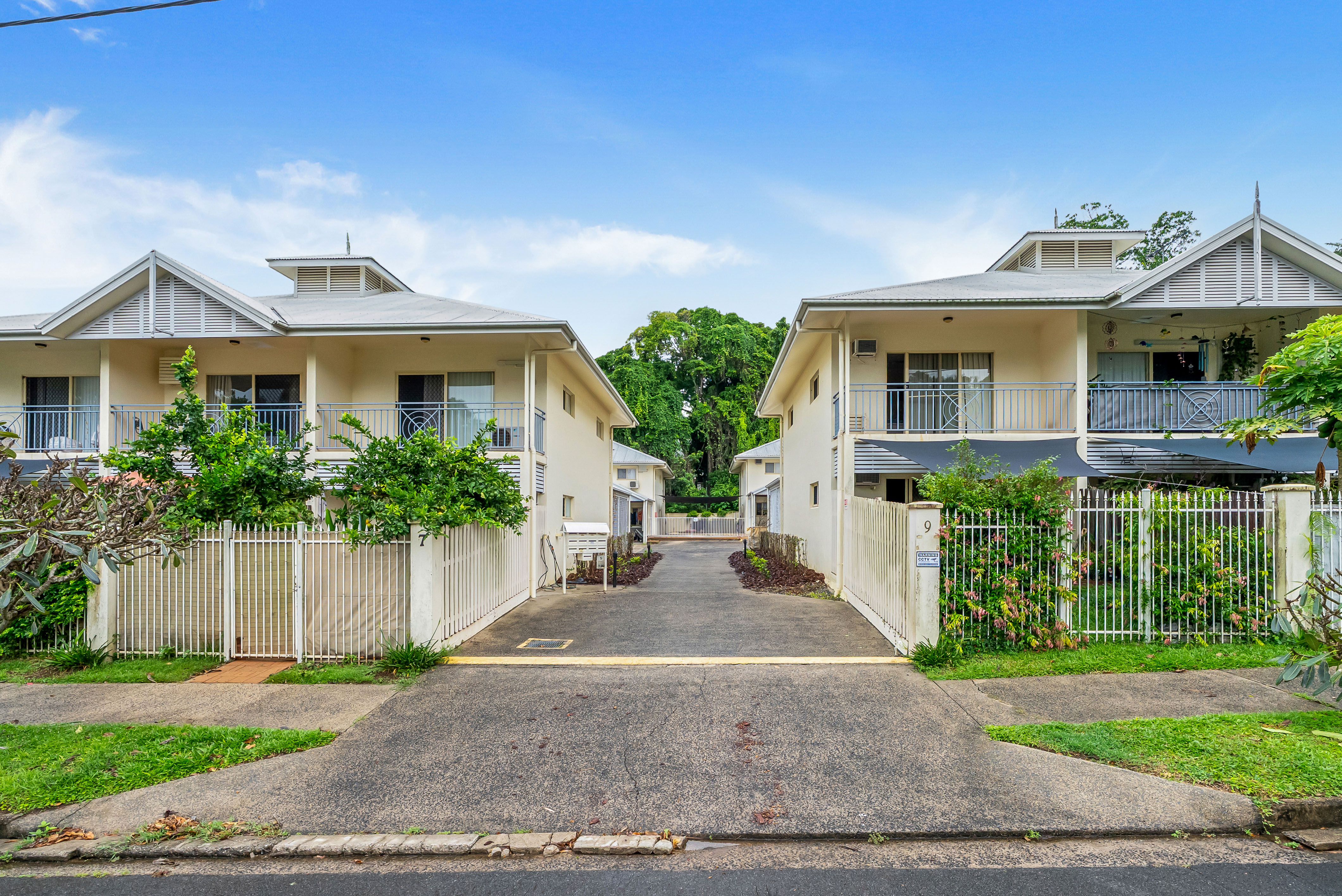 12/7-9 LeGrande Street, Freshwater - Thumbnail 2