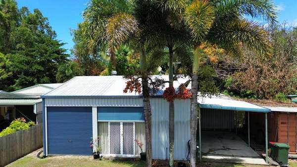 28 Melaleuca Drive, Tully Heads - Thumbnail 2