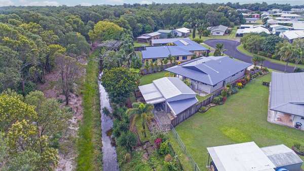 6 Bardon Close, Kurrimine Beach - Thumbnail 2