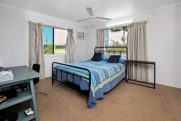 34 OAK STREET, Goondi Bend - Thumbnail 7