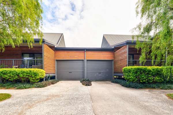 1 and 2/7 Dalgleish Street, Kurrimine Beach - Thumbnail 2